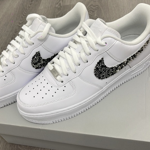 Nike Air Force BRAND NEW with Box - Mens Size 10.5 - Picture 1 of 9